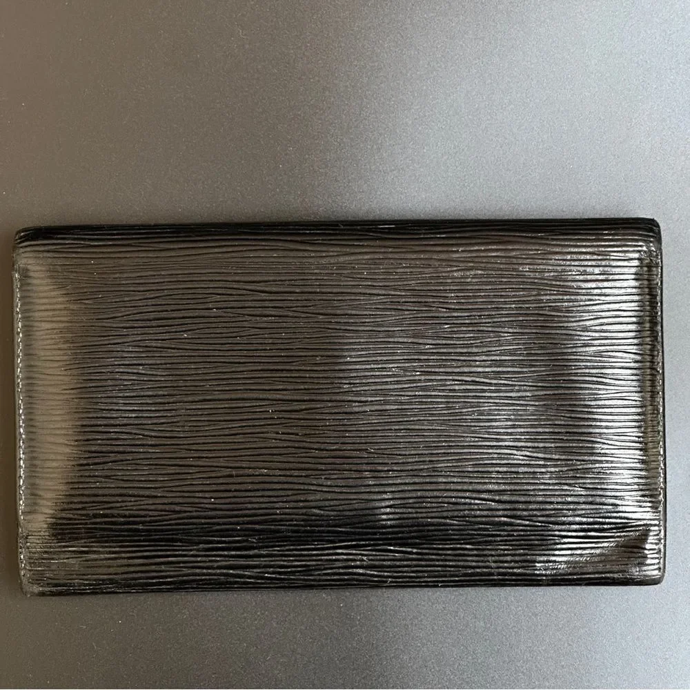 Louis Vuitton Epi‎ Sarah Long Wallet Black